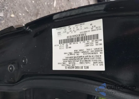 2010 Lincoln Town Car Executive L z USA, uszkodzony, nr VIN 2LNBL8EV3AX618530